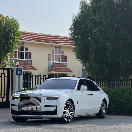 ROLL ROYCE GHOST LONG WHITE