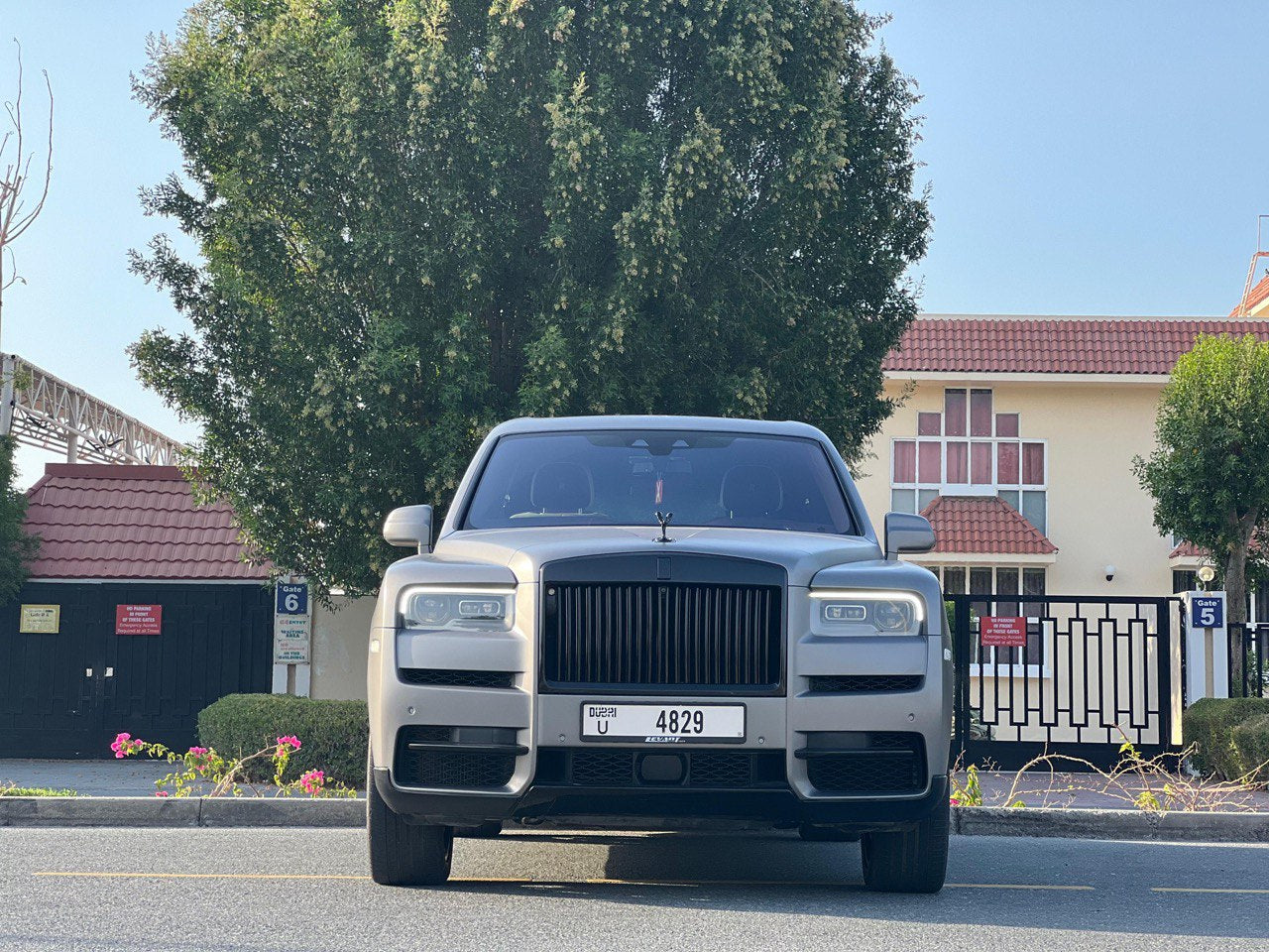 ROLLS ROYCE CULLINAN GREY-BLACK