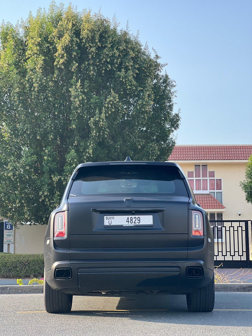 ROLLS ROYCE CULLINAN GREY-BLACK