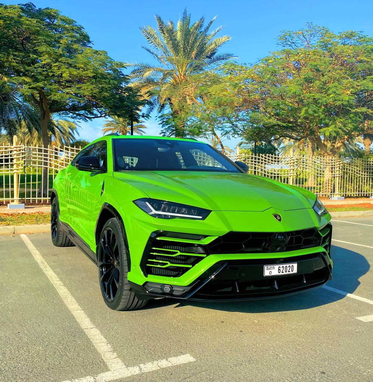 LAMBORGHINI URUS GREEN
