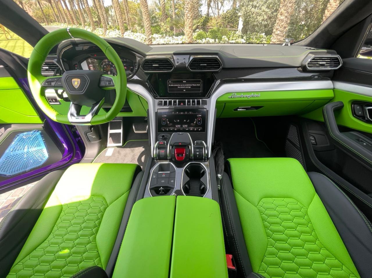 LAMBORGHINI URUS PURPLE