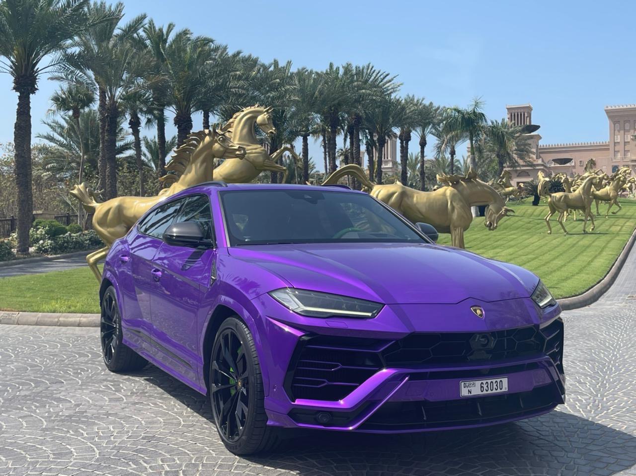 LAMBORGHINI URUS PURPLE