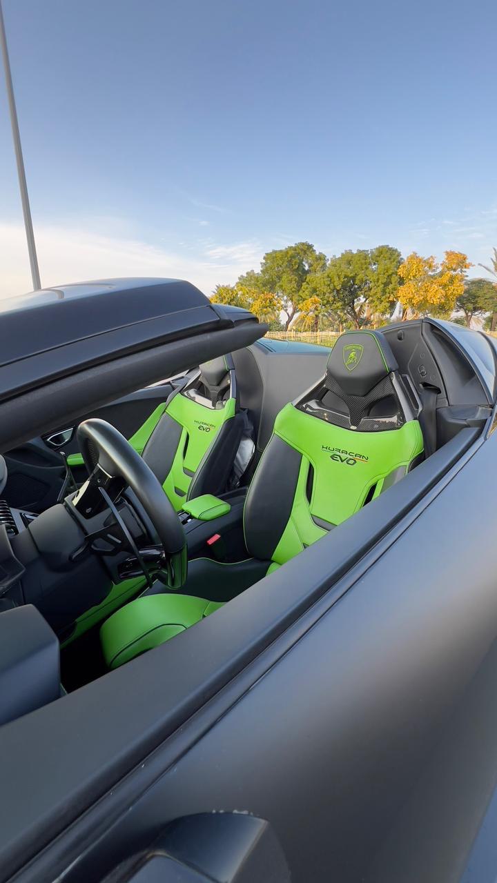 LAMBORGHINI HURACAN EVO CONVERTIBLE BLACK