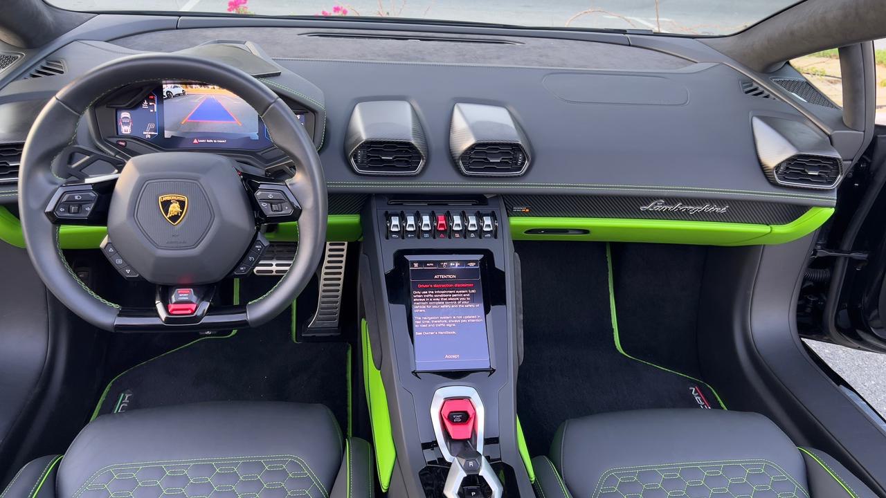 LAMBORGHINI HURACAN EVO CONVERTIBLE BLACK