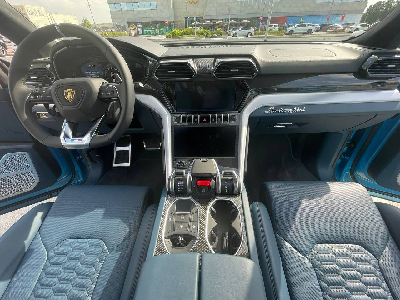 LAMBORGHINI URUS BLUE