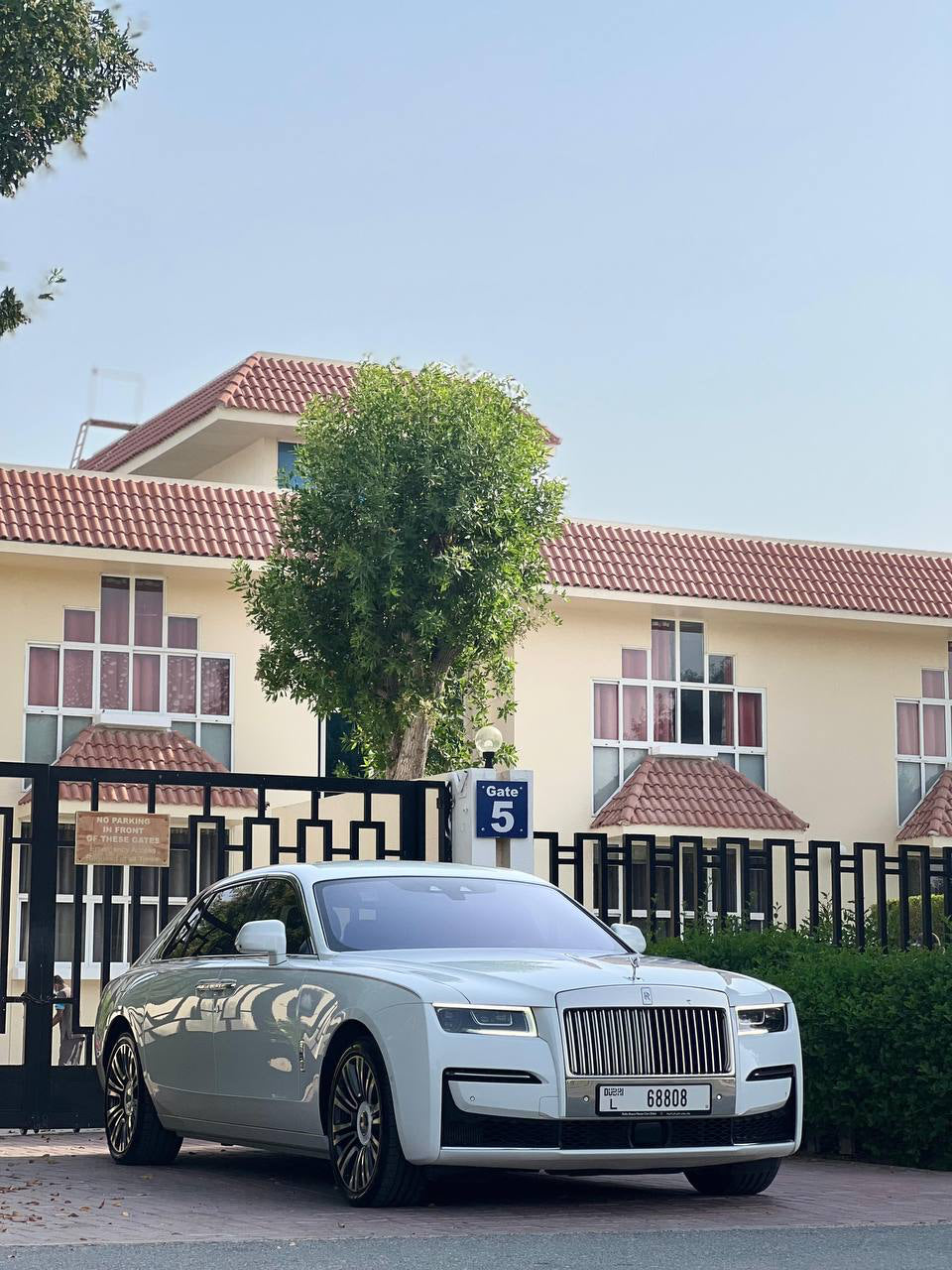 ROLL ROYCE GHOST LONG WHITE