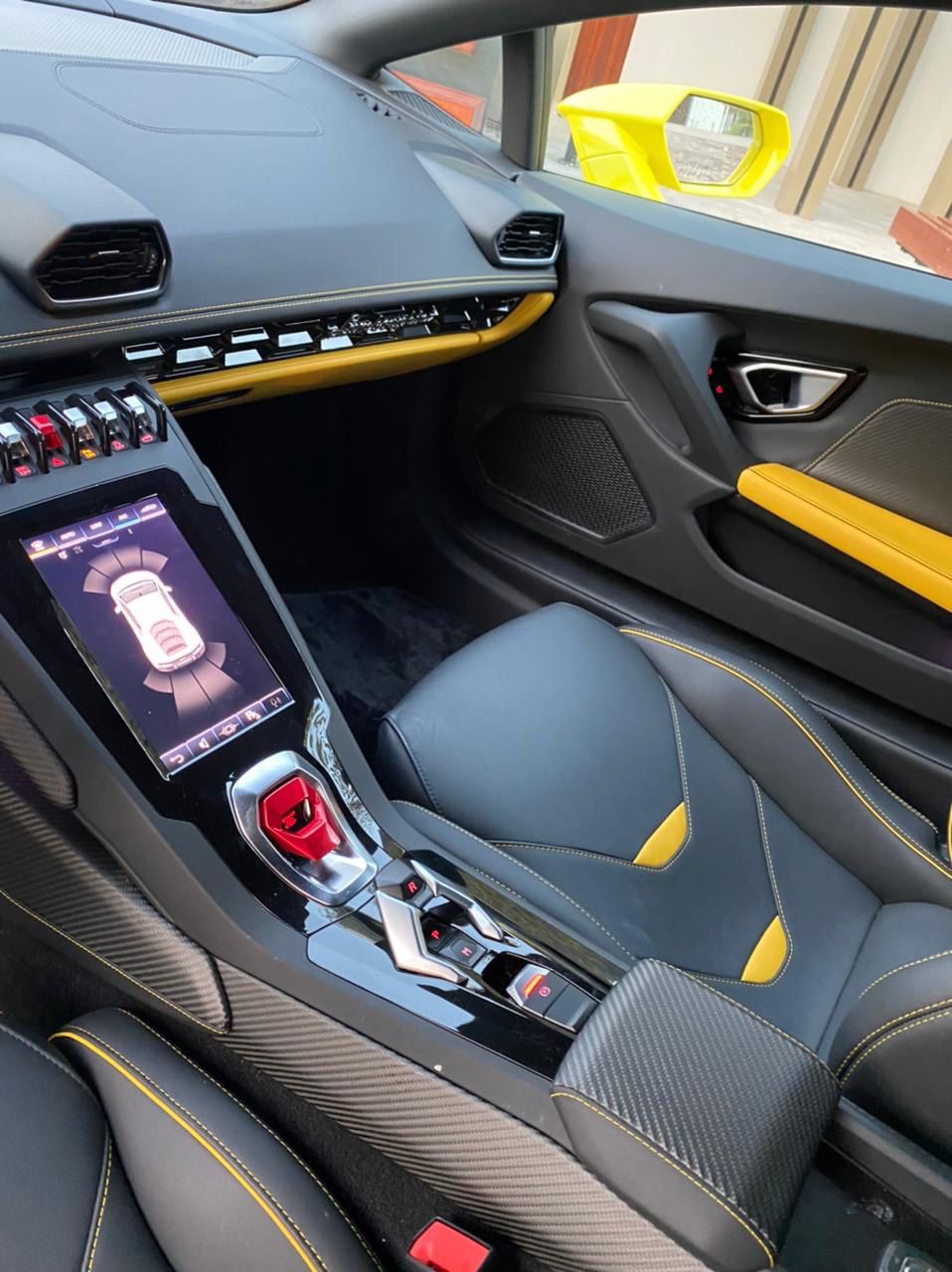 LAMBORGHINI HURACAN EVO COUPE YELLOW