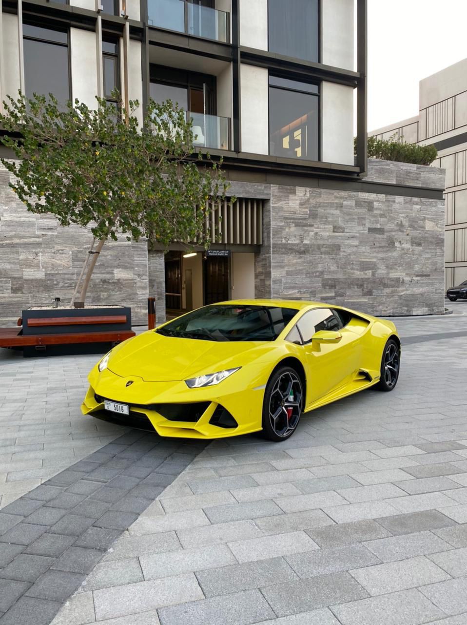 LAMBORGHINI HURACAN EVO COUPE YELLOW