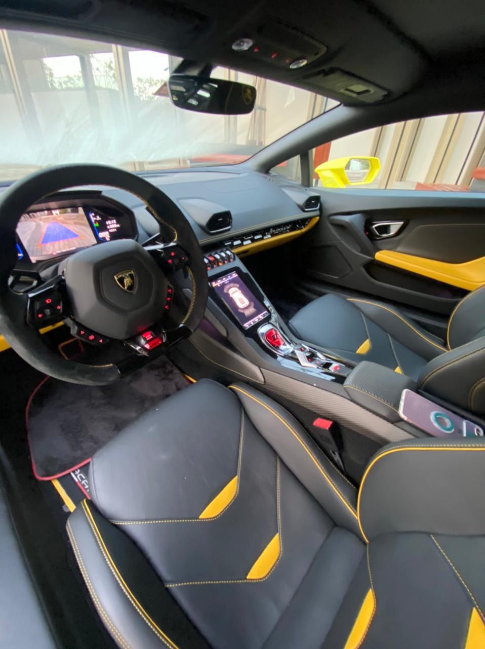LAMBORGHINI HURACAN EVO COUPE YELLOW
