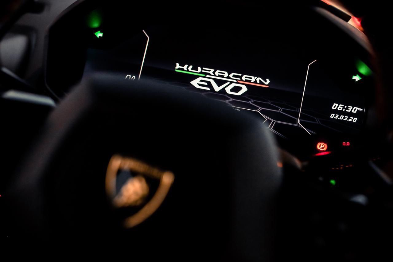 LAMBORGHINI HURACAN EVO COUPE RED