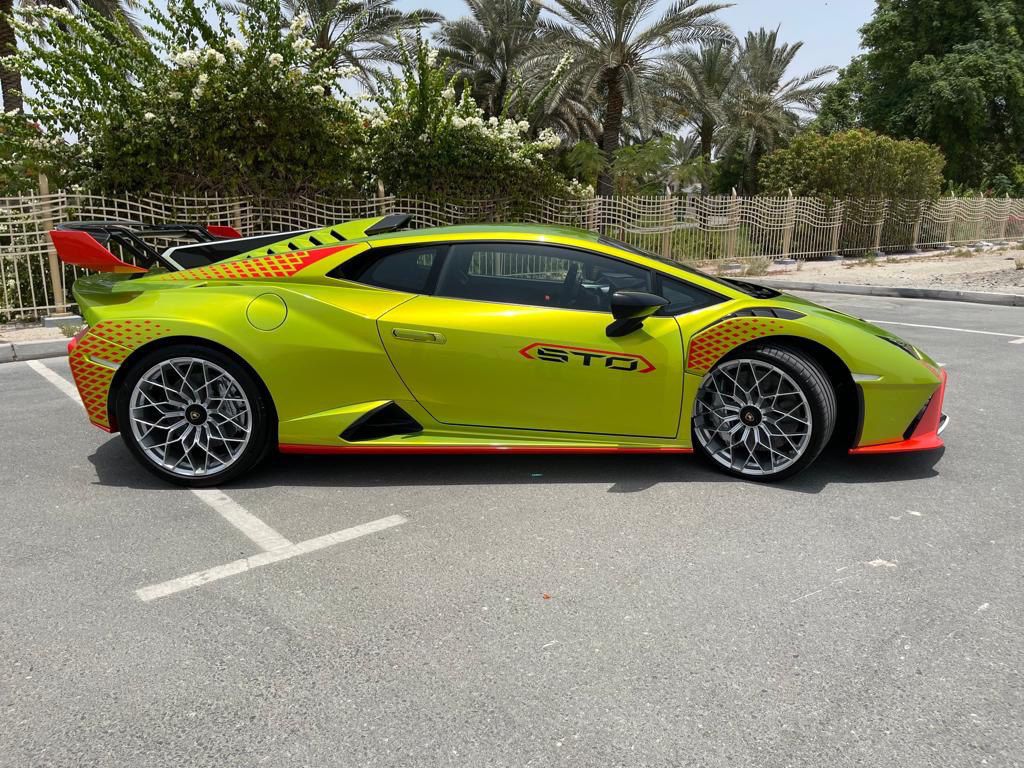 LAMBORGHINI HURACAN STO
