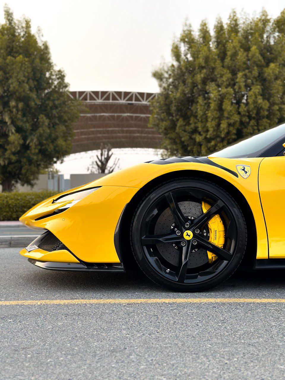 FERRARI SF90 YELLOW