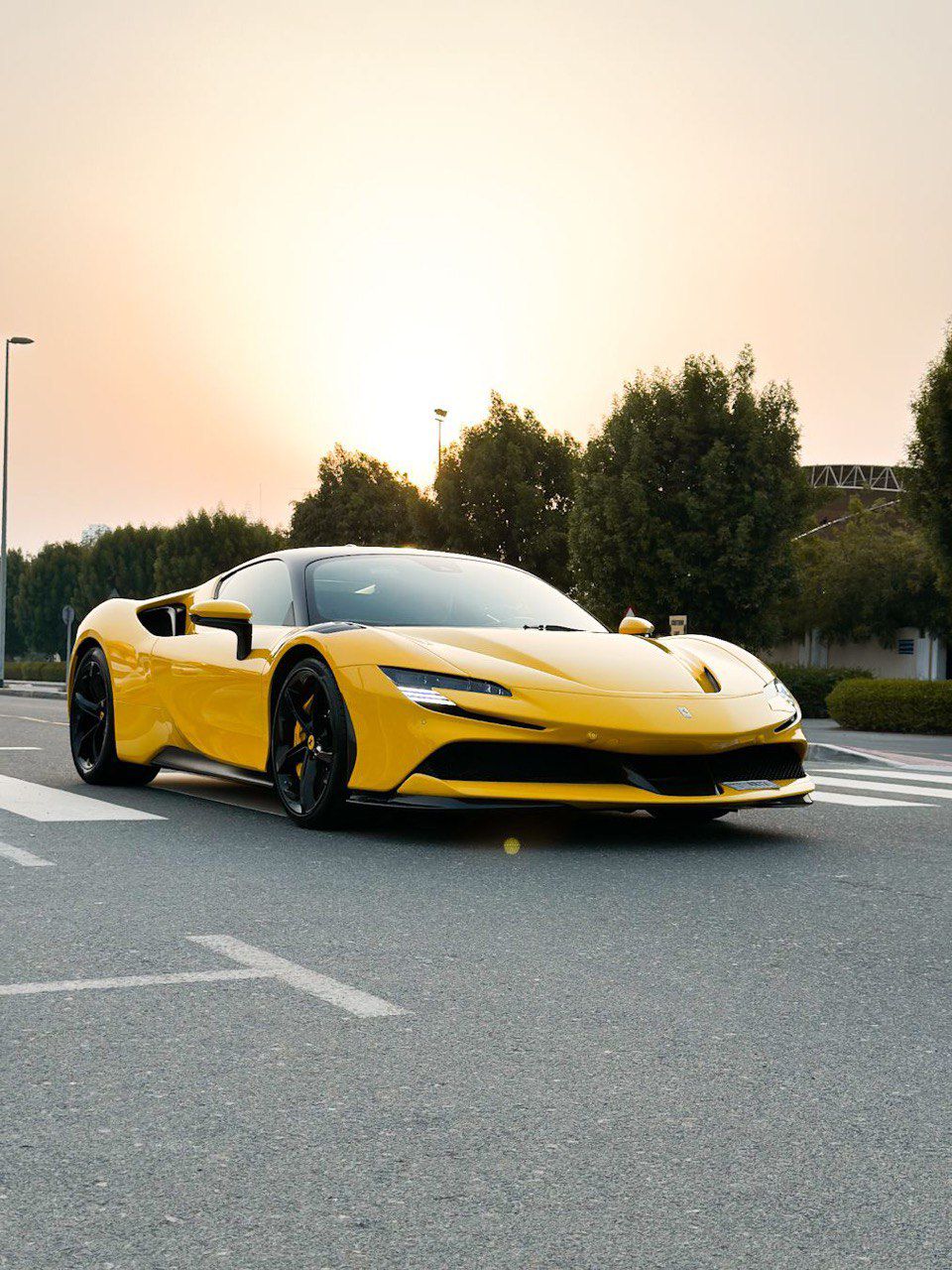 FERRARI SF90 YELLOW