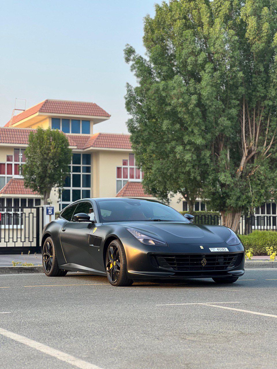 FERRARI GTC4 BLACK