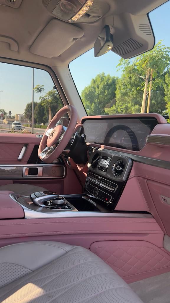 MERCEDES CLASSE G63 BRABUS PINK