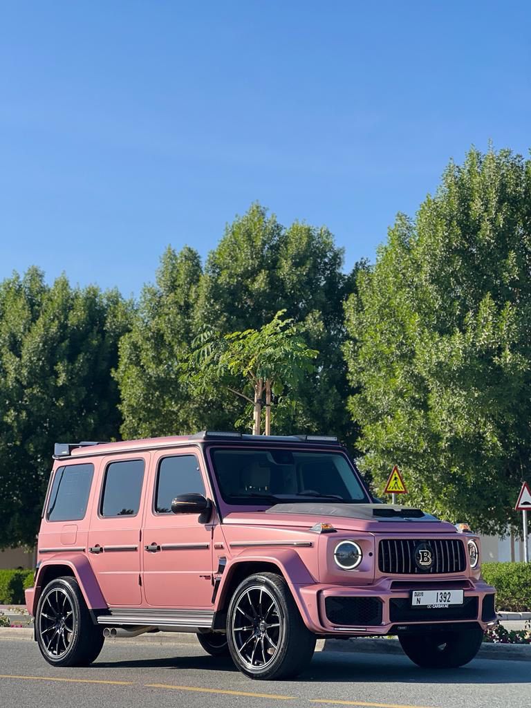 MERCEDES CLASSE G63 BRABUS PINK