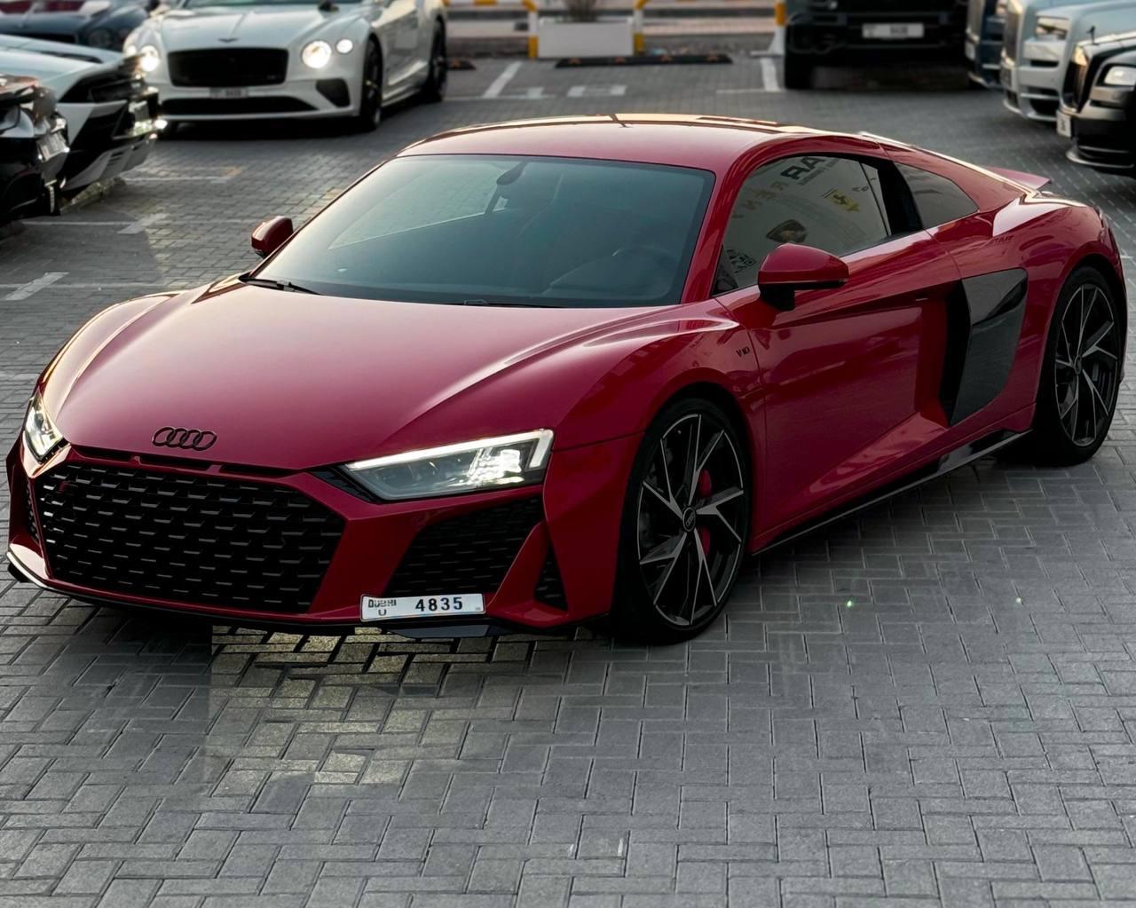 AUDI R8 RED