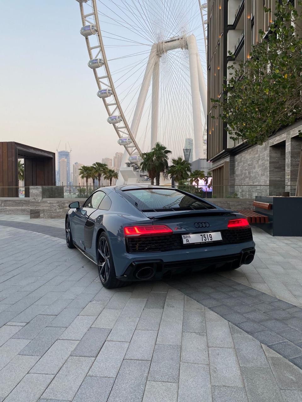 AUDI R8