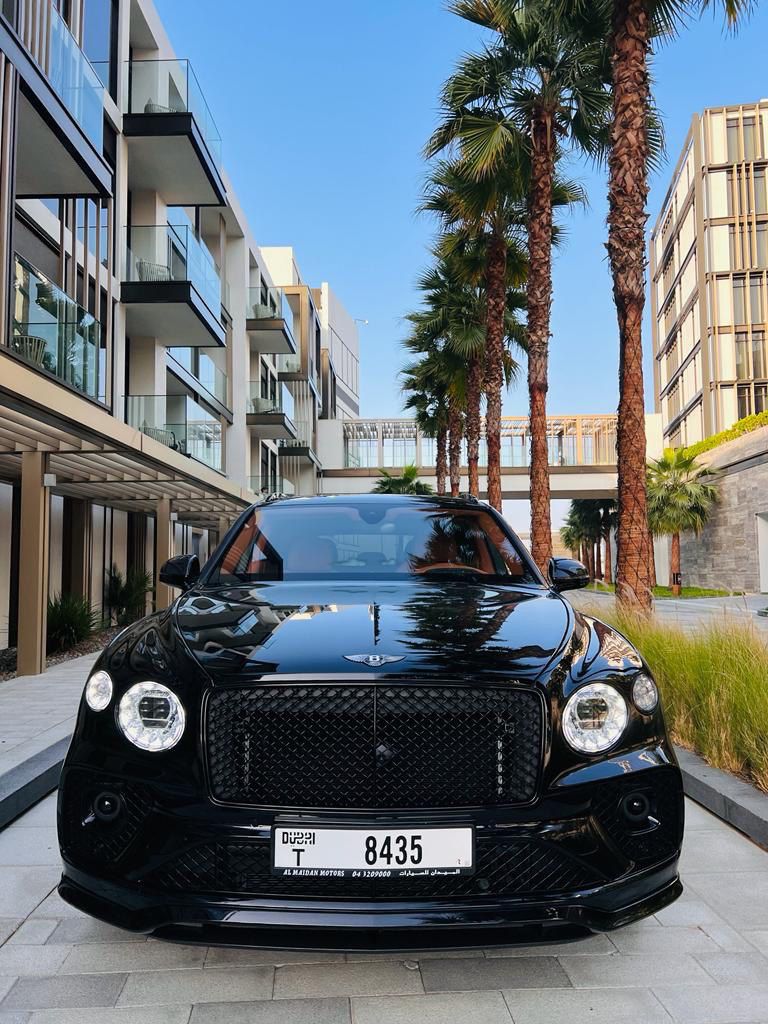 BENTLEY BENTAYGA BLACK