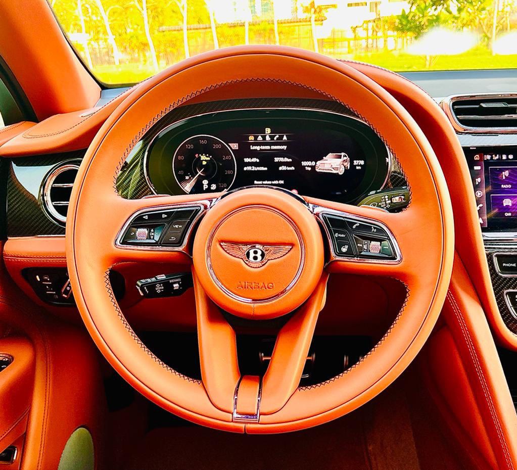 BENTLEY BENTAYGA BLACK