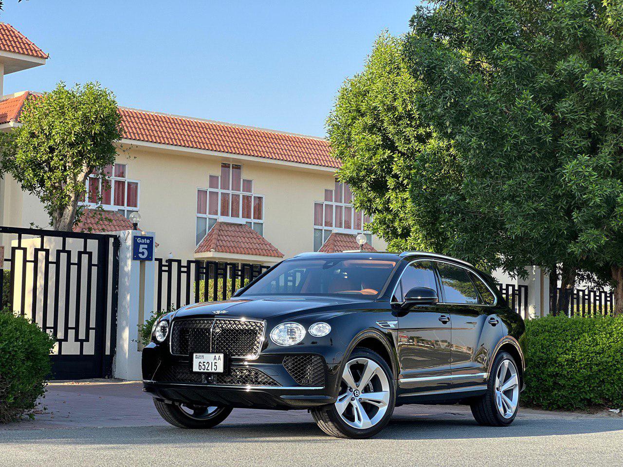 BENTLEY BENTAYGA BLACK