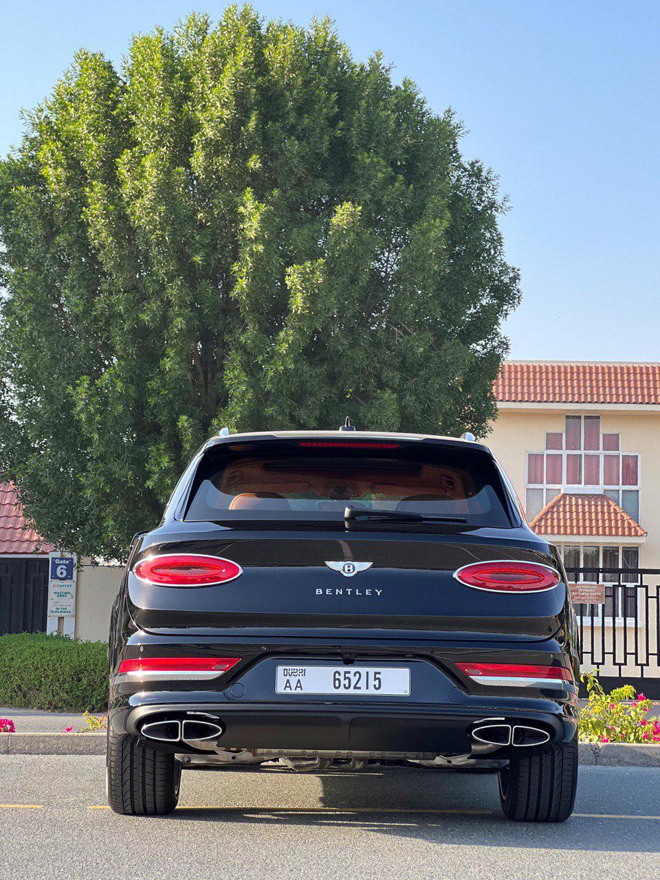 BENTLEY BENTAYGA BLACK