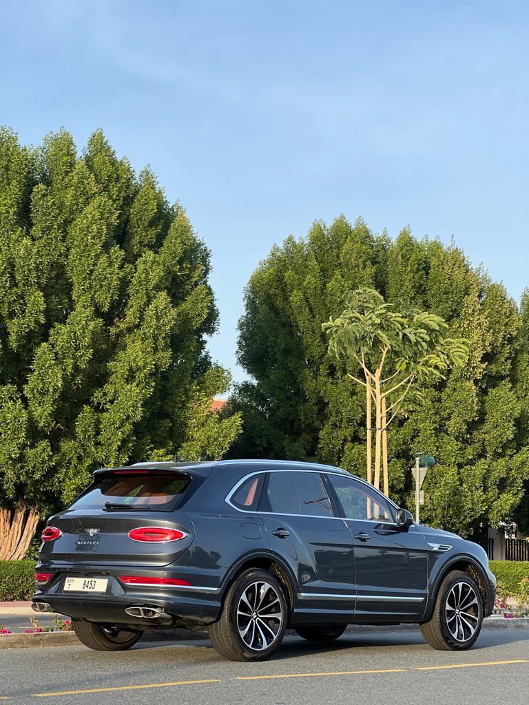 BENTLEY BENTAYGA GREY