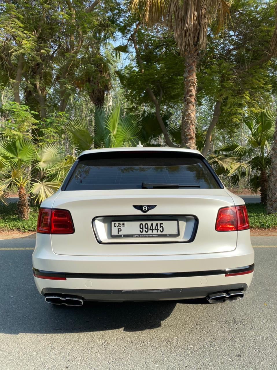 BENTLEY BENTAYGA WHITE