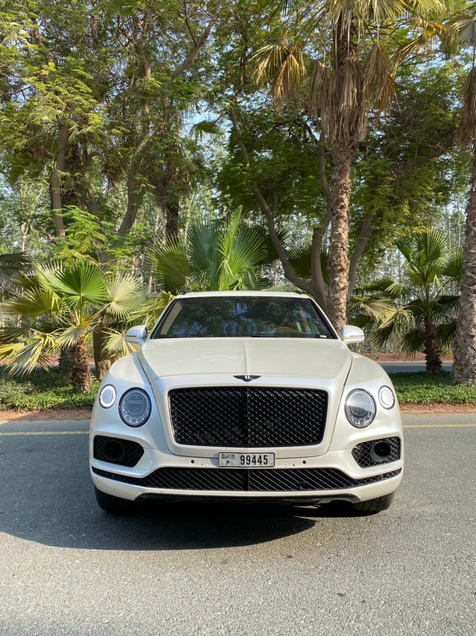 BENTLEY BENTAYGA WHITE