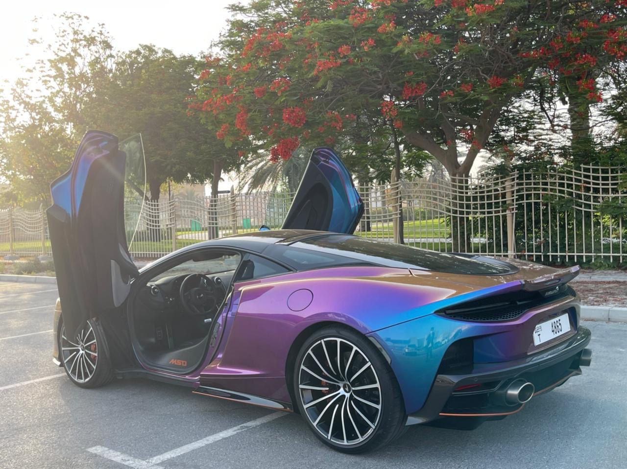 MCLAREN GT TRICOLOR