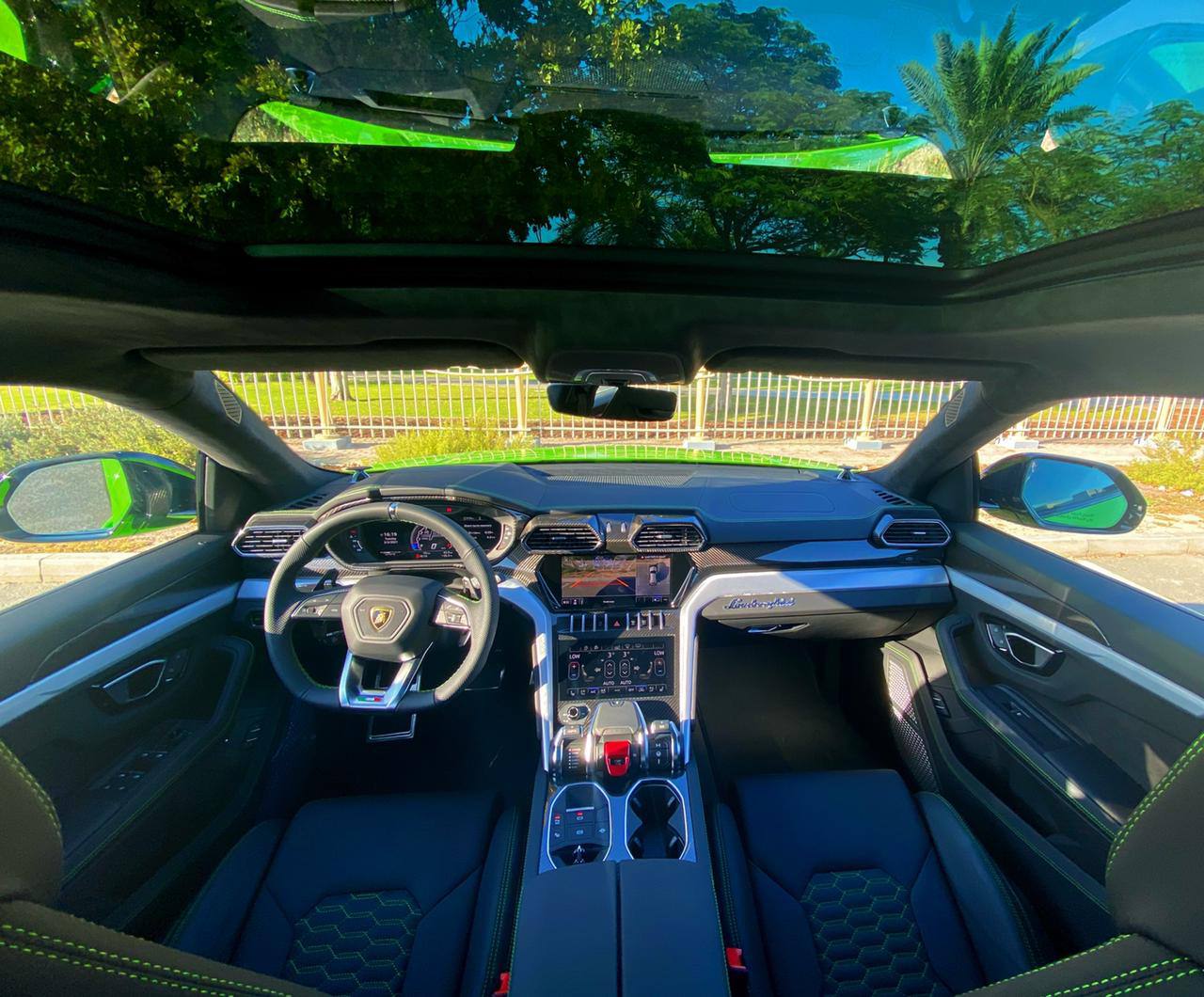 LAMBORGHINI URUS GREEN