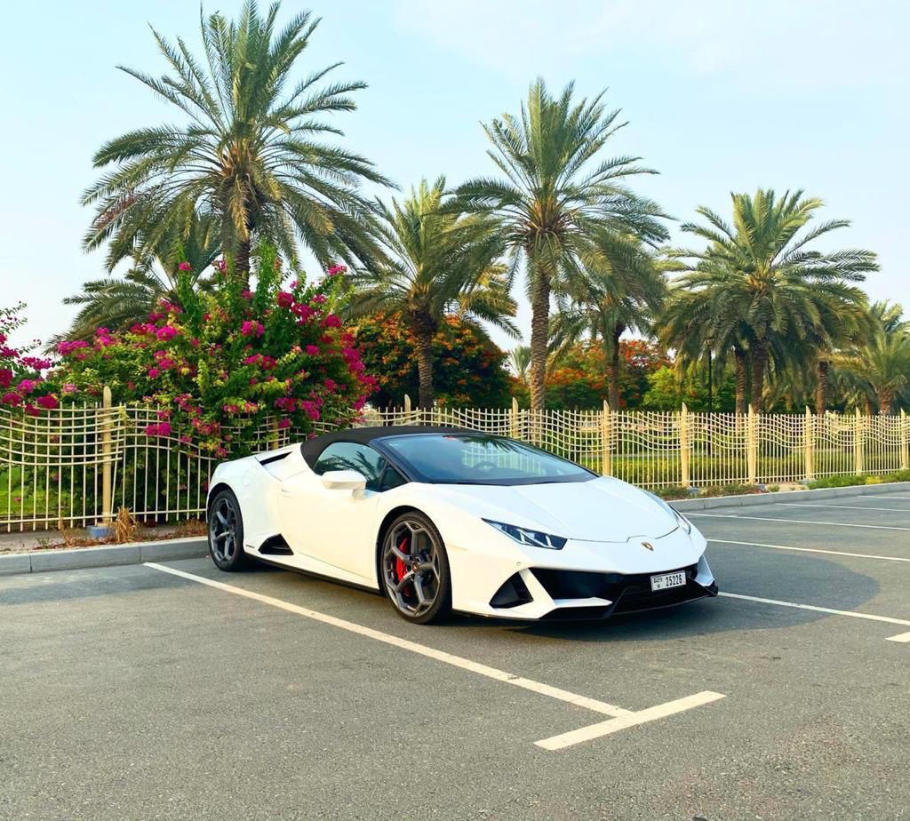 LAMBORGHINI HURACAN EVO CONVERTIBLE WHITE